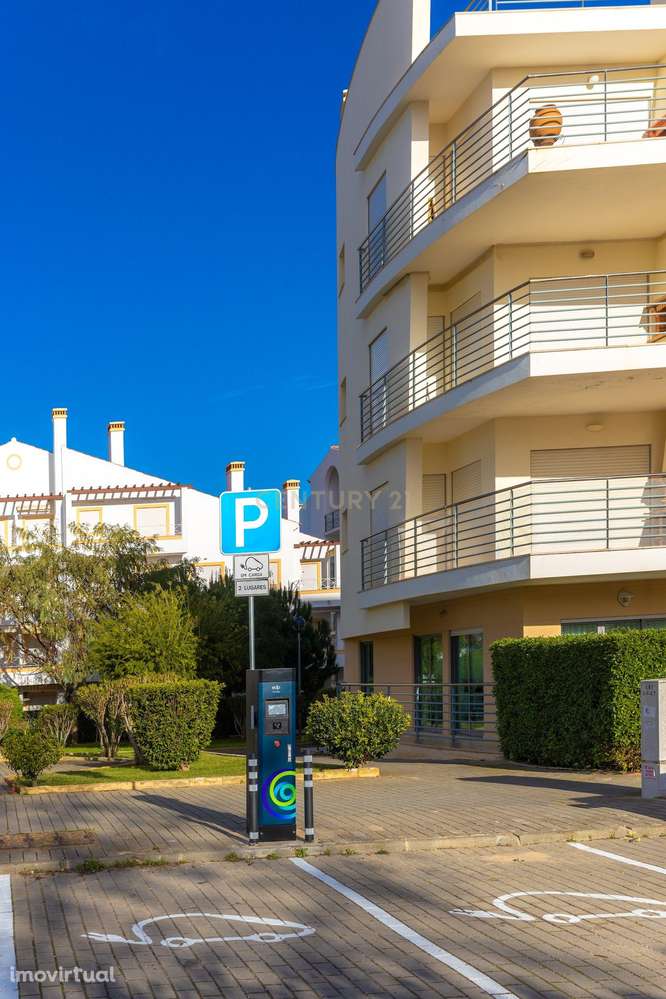 Apartamento T1 Renovado com Duas Varandas a 300 m da Praia da Falésia  - Grande imagem: 4/36