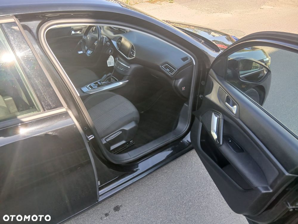 Peugeot 308 1.5 BlueHDi Allure Pack S&S EAT8 - 17