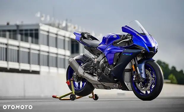Yamaha R1 - 6