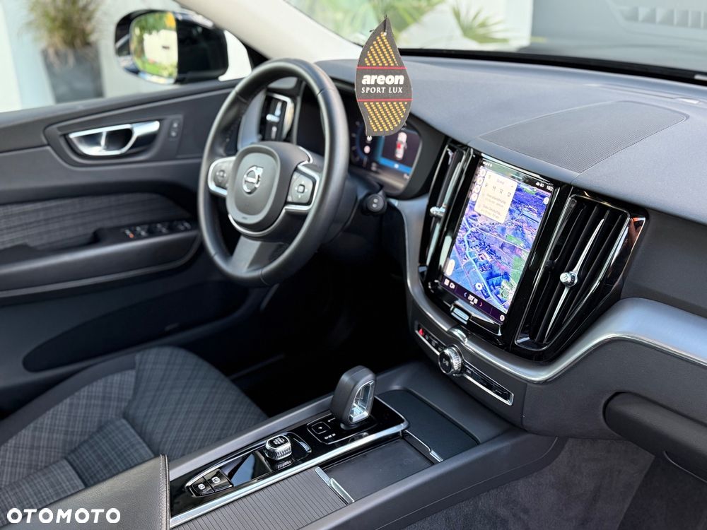 Volvo XC 60 B4 D AWD Geartronic Momentum Pro - 18