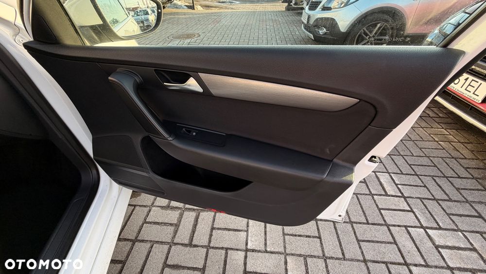 Volkswagen Passat 1.4 TSI BlueMotion Technology Highline - 29
