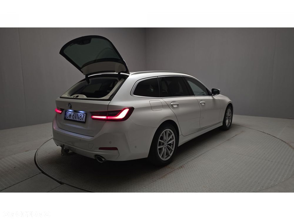 BMW Seria 3 320d xDrive mHEV M Sport - 29