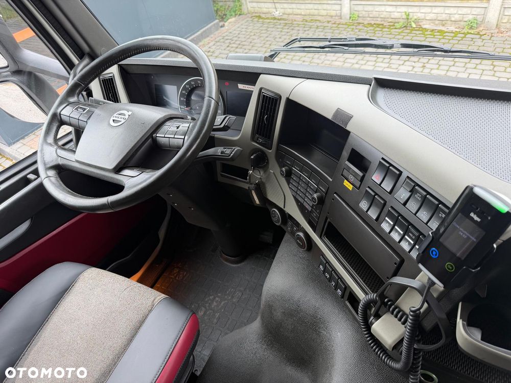 Volvo FM 370 / 6x2 / Chłodnia / Winda / - 38