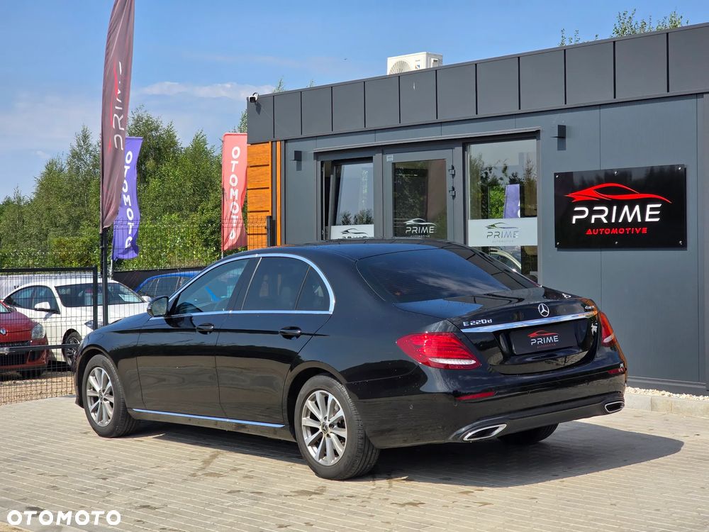 Mercedes-Benz Klasa E 220 d 4-Matic Business Edition 9G-TRONIC - 11