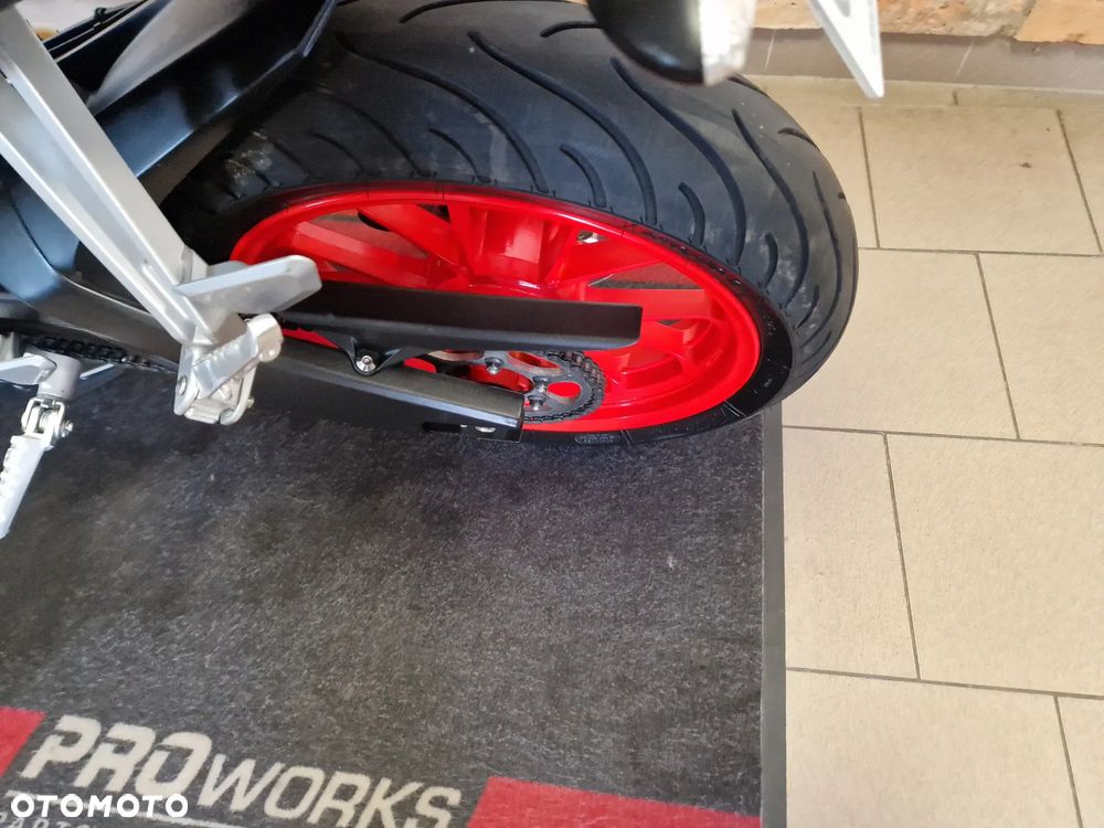 Yamaha MT - 12