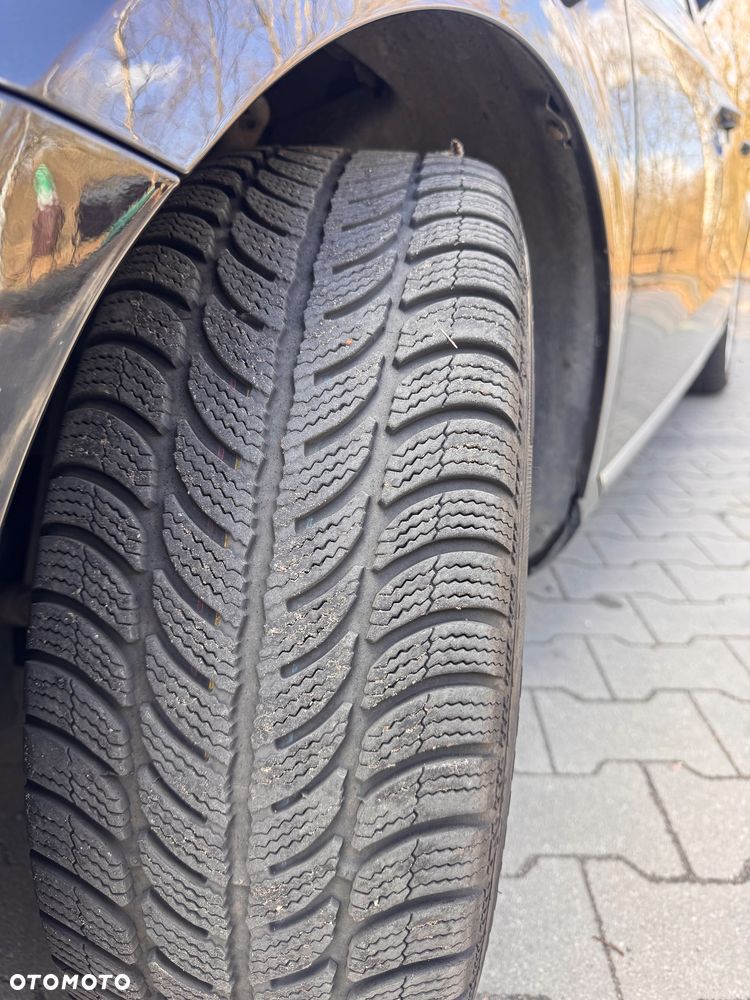 Volkswagen Passat 2.0 TDI DPF Highline - 12
