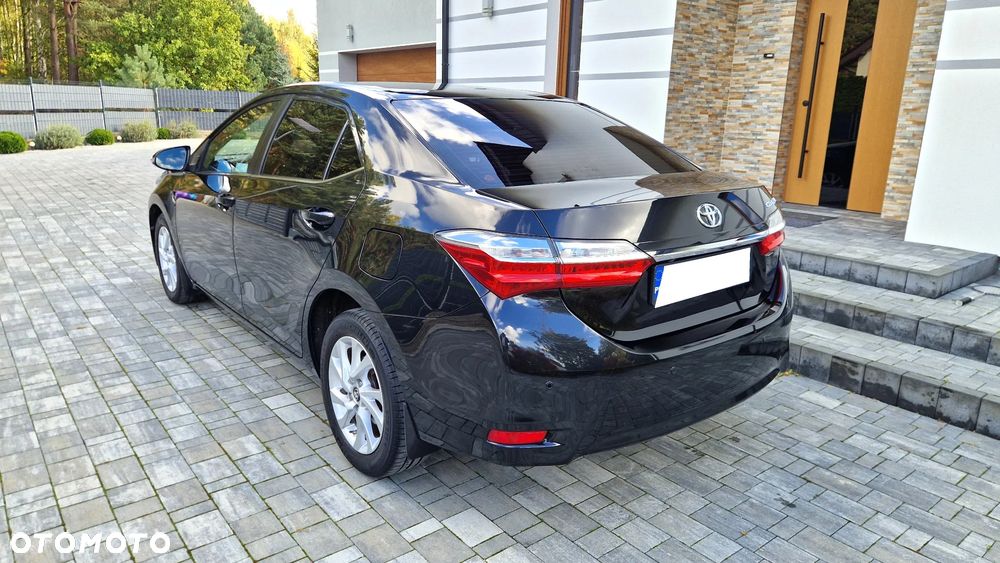 Toyota Corolla 1.6 Classic Plus - 11