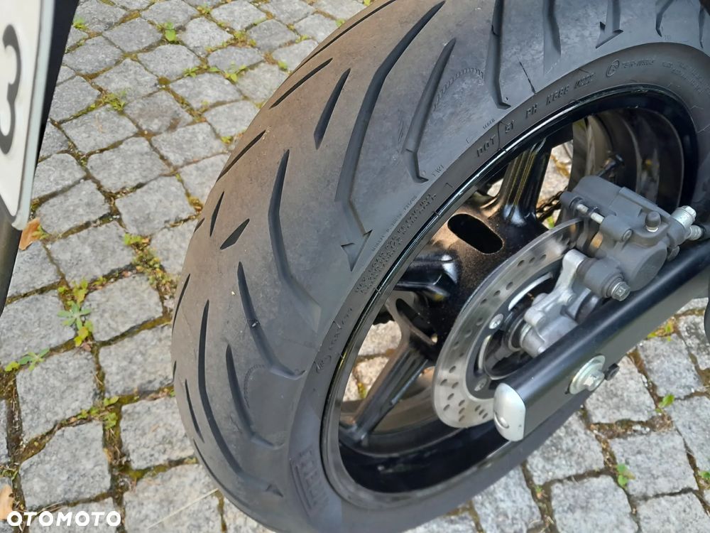 Suzuki Gladius - 9