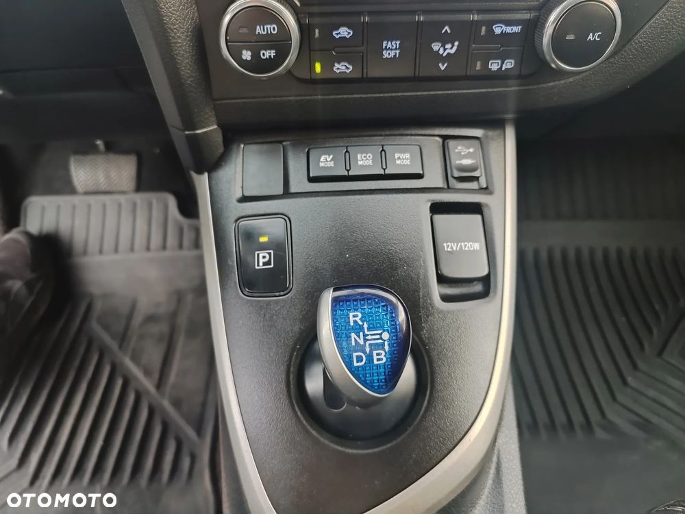 Toyota Auris 1.8 HSD Luna - 17