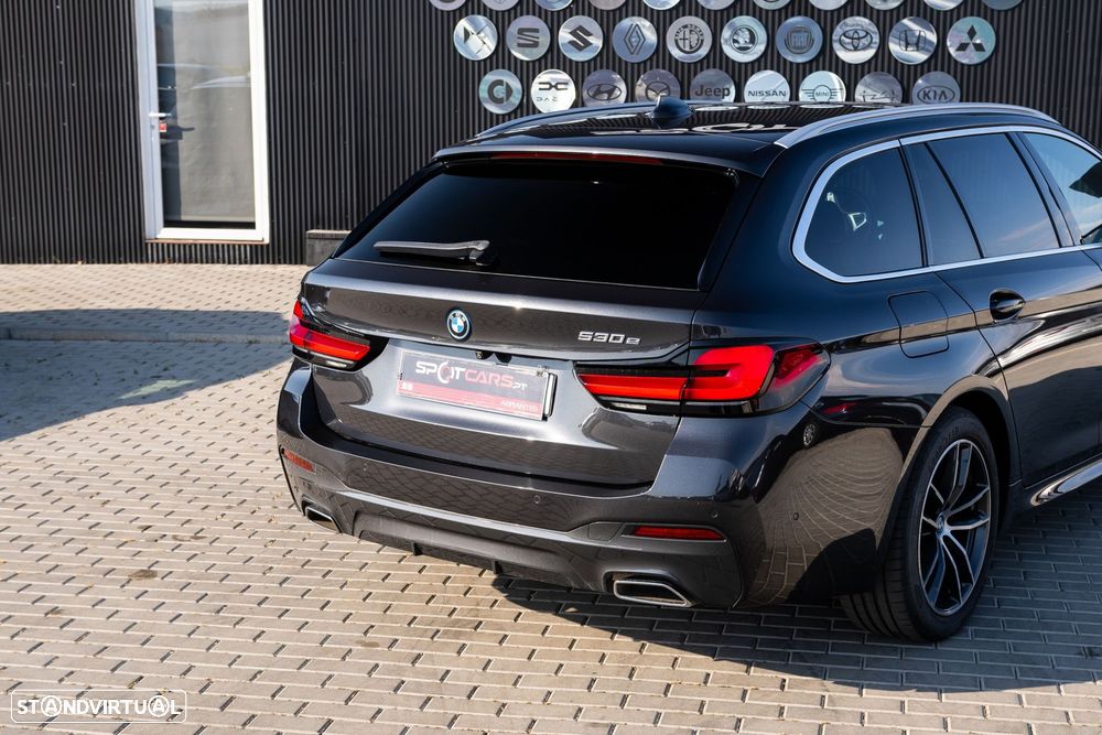 BMW 530 e Pack Desportivo M - 8