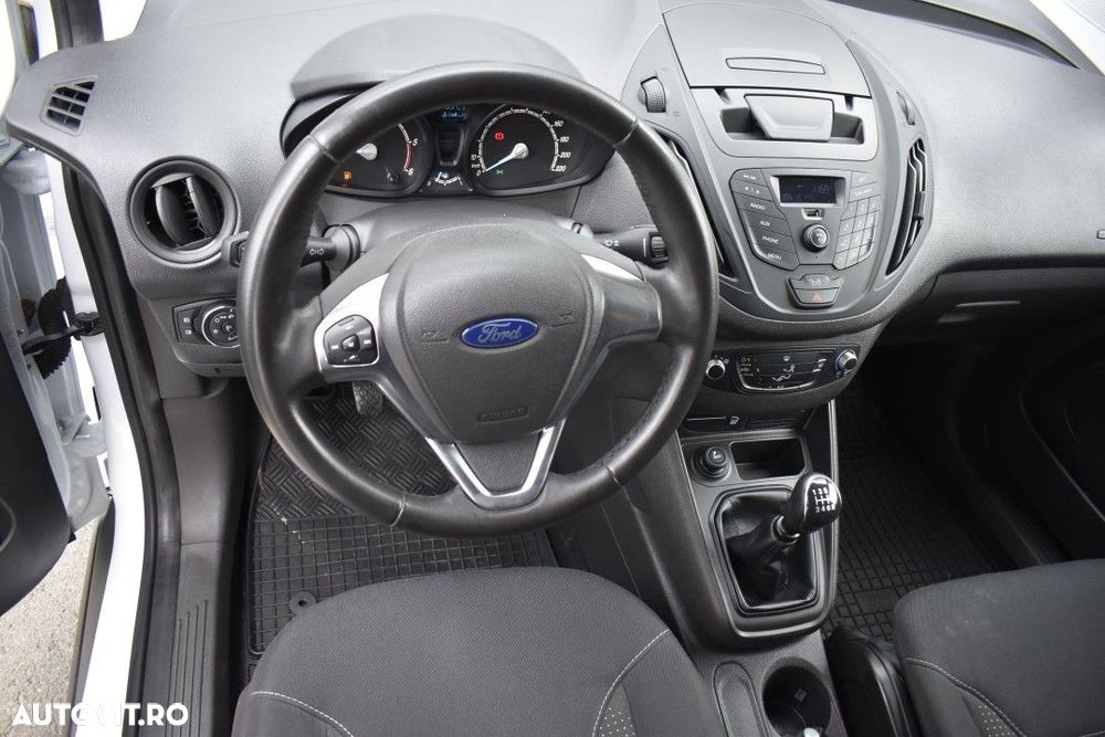 Ford Transit Courier - 14
