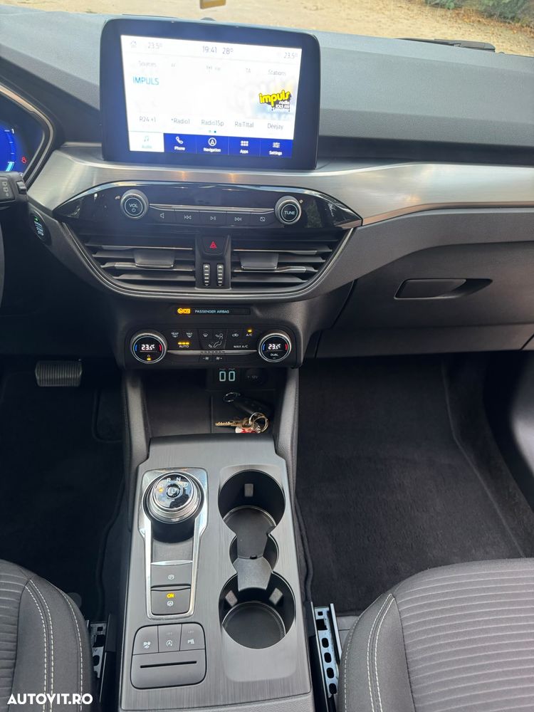 FORD Kuga 2022 — imagine 16