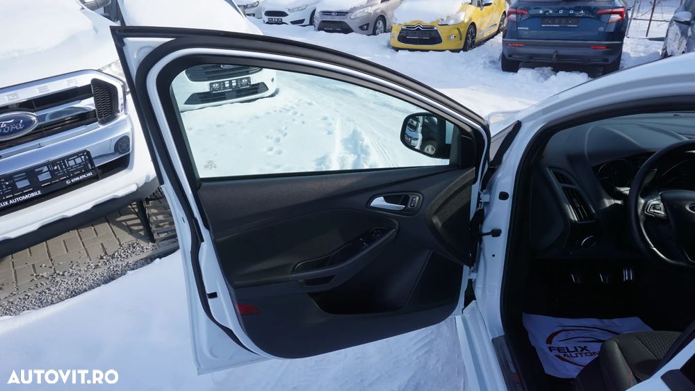 Ford Focus 1.0 EcoBoost Start-Stopp-System ST-LINE DESIGN - 6