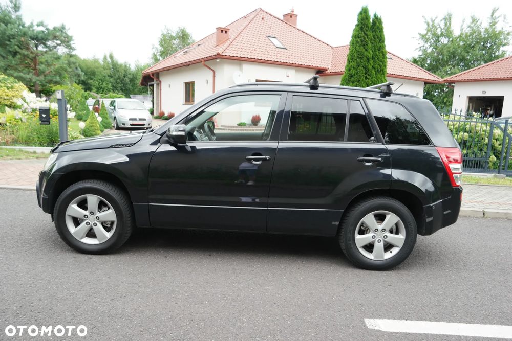 Suzuki Grand Vitara 2.4 De Luxe - 9