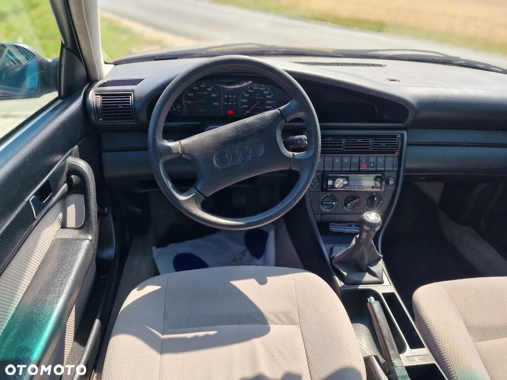 Audi 100 2.3 E - 22