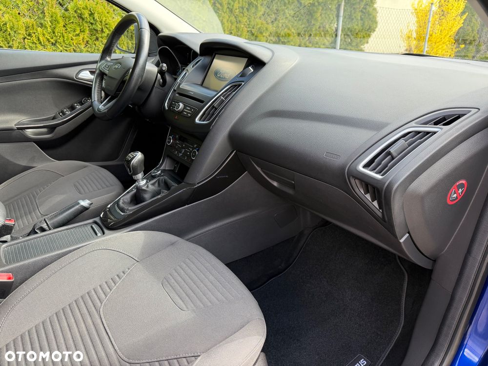 Ford Focus 1.0 EcoBoost Titanium - 25