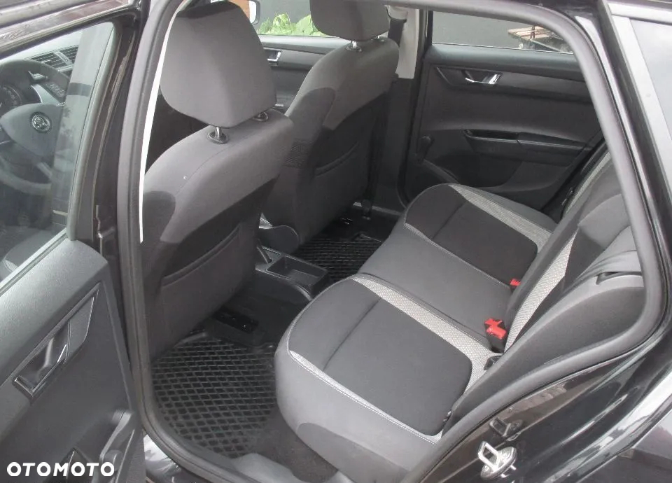 Skoda Fabia 1.0 Ambition - 10