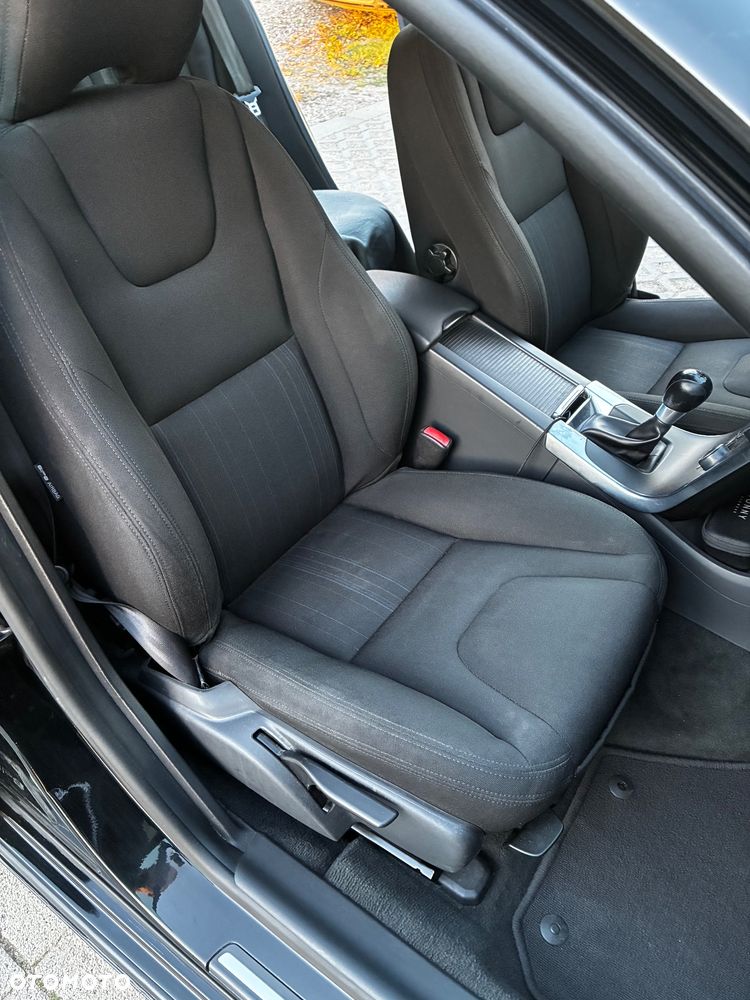 Volvo V60 D2 Momentum - 20