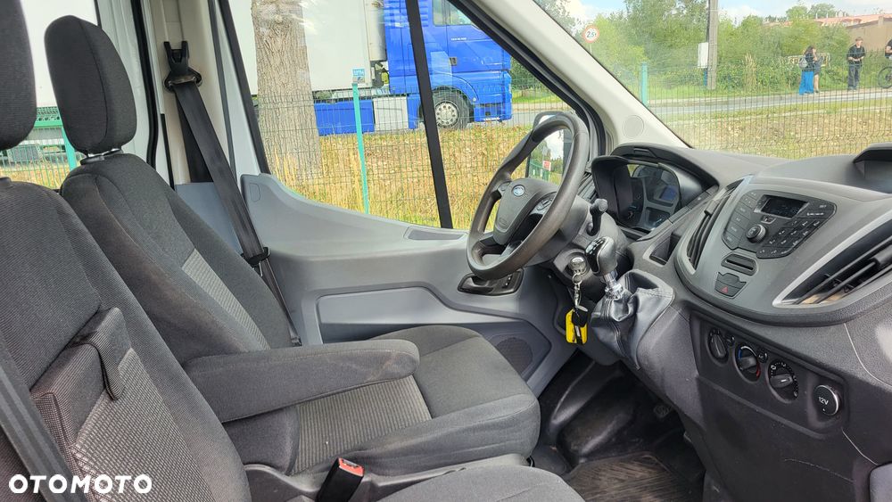Ford TRANSIT DOKA - 11
