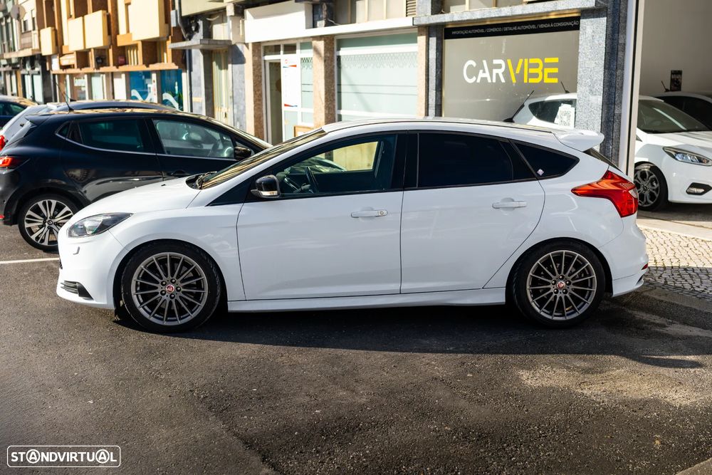 Ford Focus 2.0 EcoBoost ST c/ Pack Pele Desportiva - 4