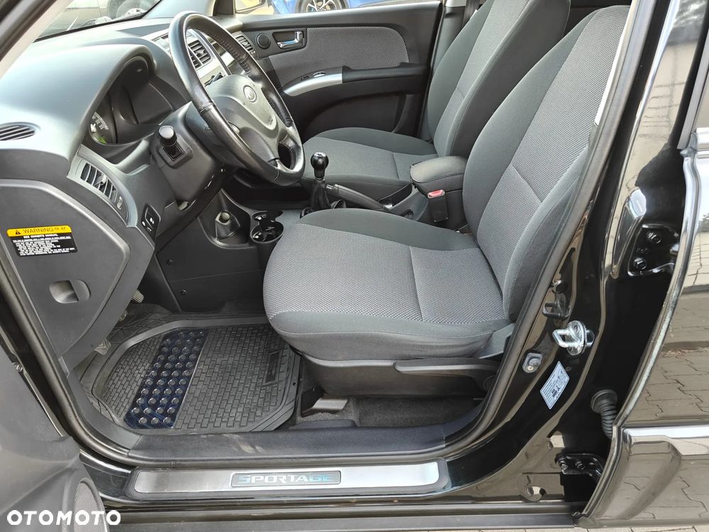 Kia Sportage 2.0 LX - 11