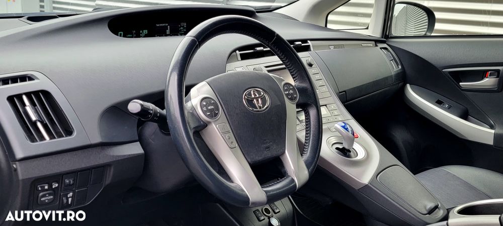 Toyota Prius ver--hybrid-life - 15