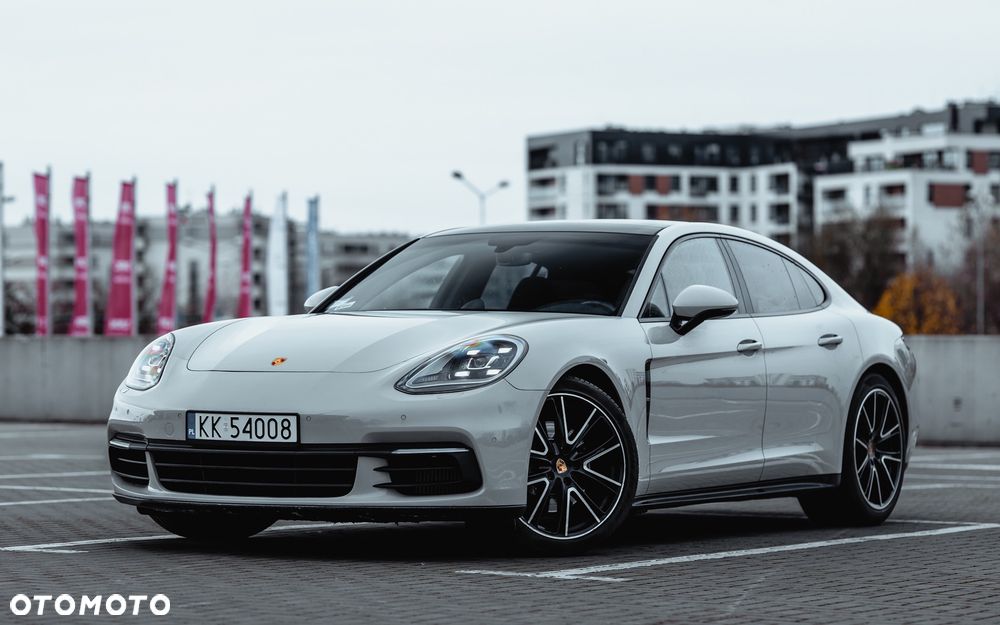 Porsche Panamera 4S - 5