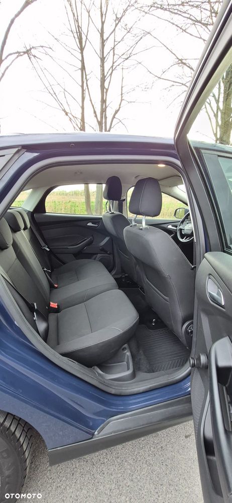 Ford Focus 1.6 Trend - 16