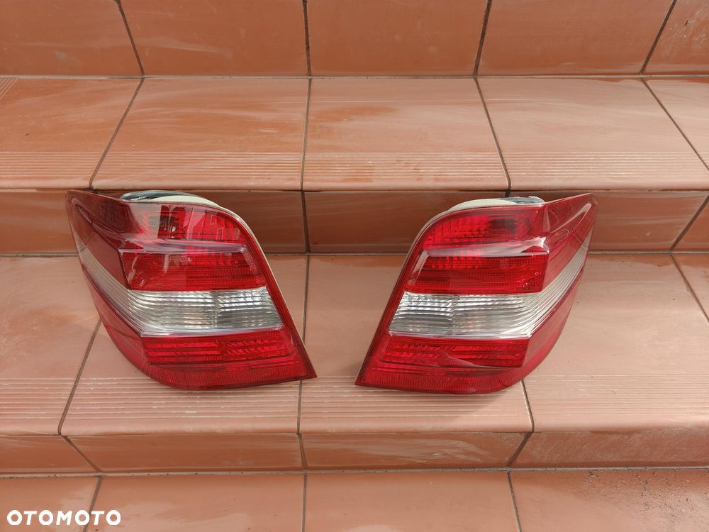 MERCEDES ML W164 Lampa Tylna Jasna Lewa Prawa Tył 05-08 - 3