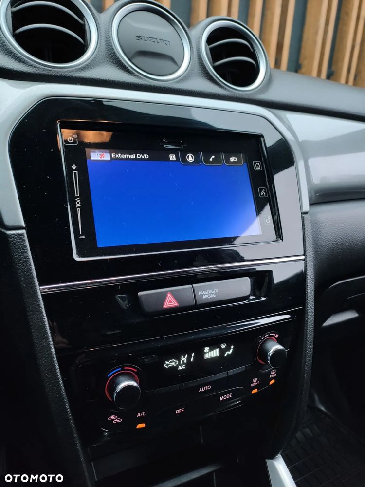 Suzuki Vitara 1.6 Premium 2WD - 23
