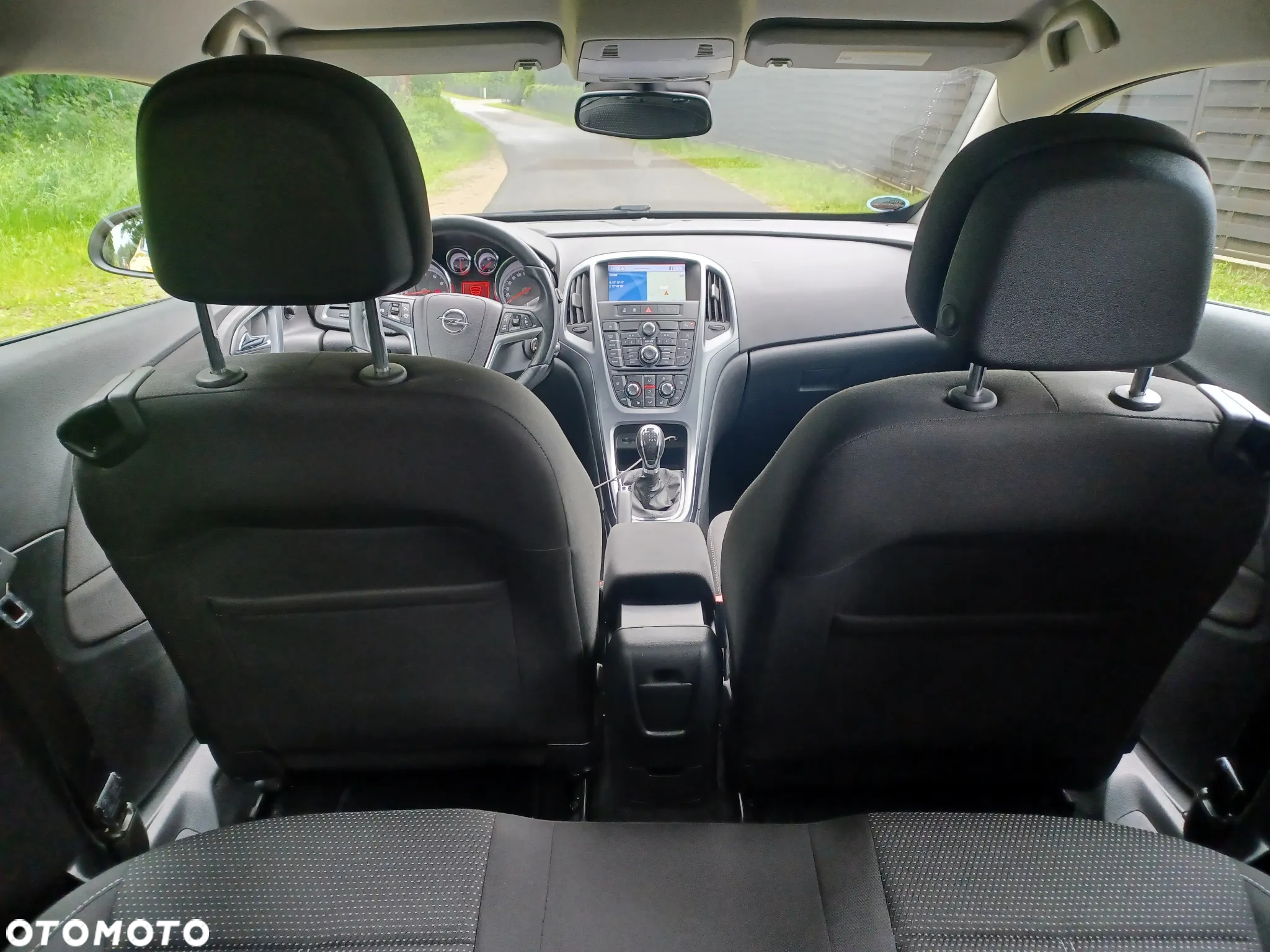 Opel Astra GTC 1.6 Turbo Innovation - 12