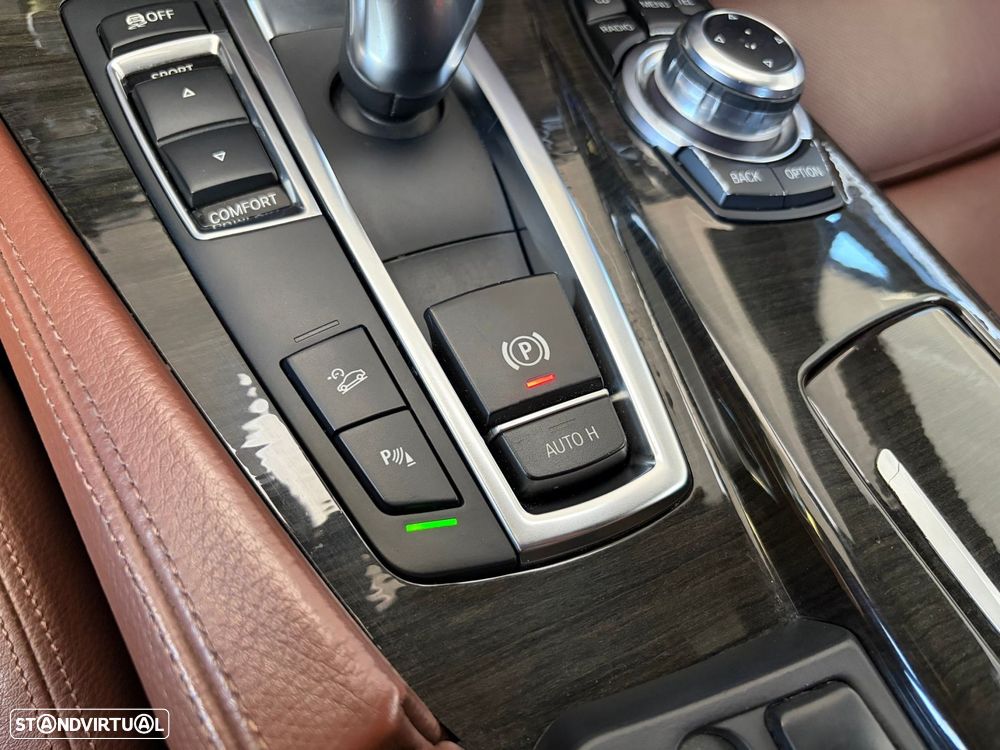 BMW 535 d xDrive Exclusive Auto - 44