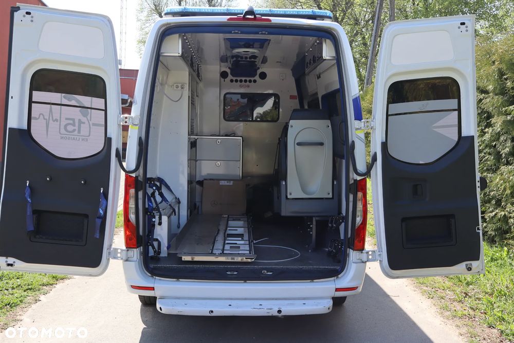 Mercedes-Benz Sprinter 319 - 32