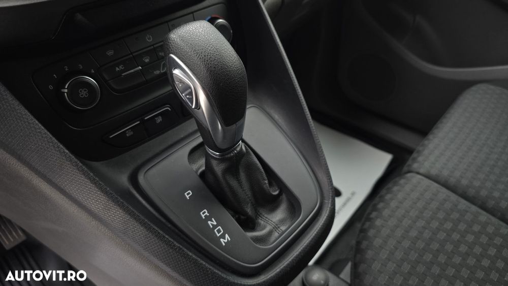 Ford Transit Connect - 17