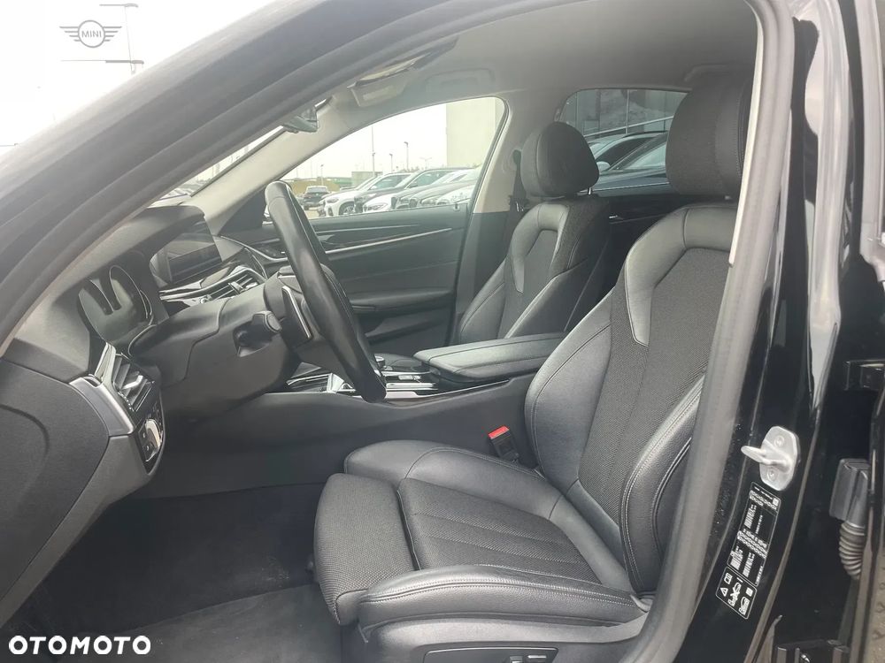 BMW Seria 5 520d xDrive Sport Line sport - 9