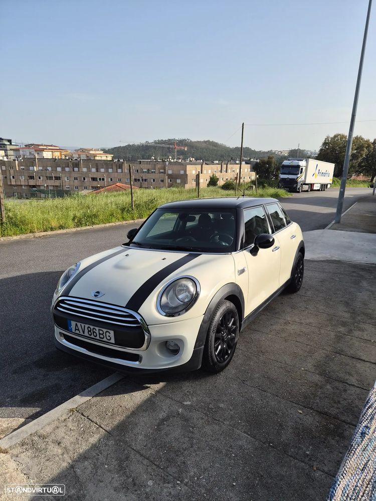 MINI 5 Portas Cooper D - 1