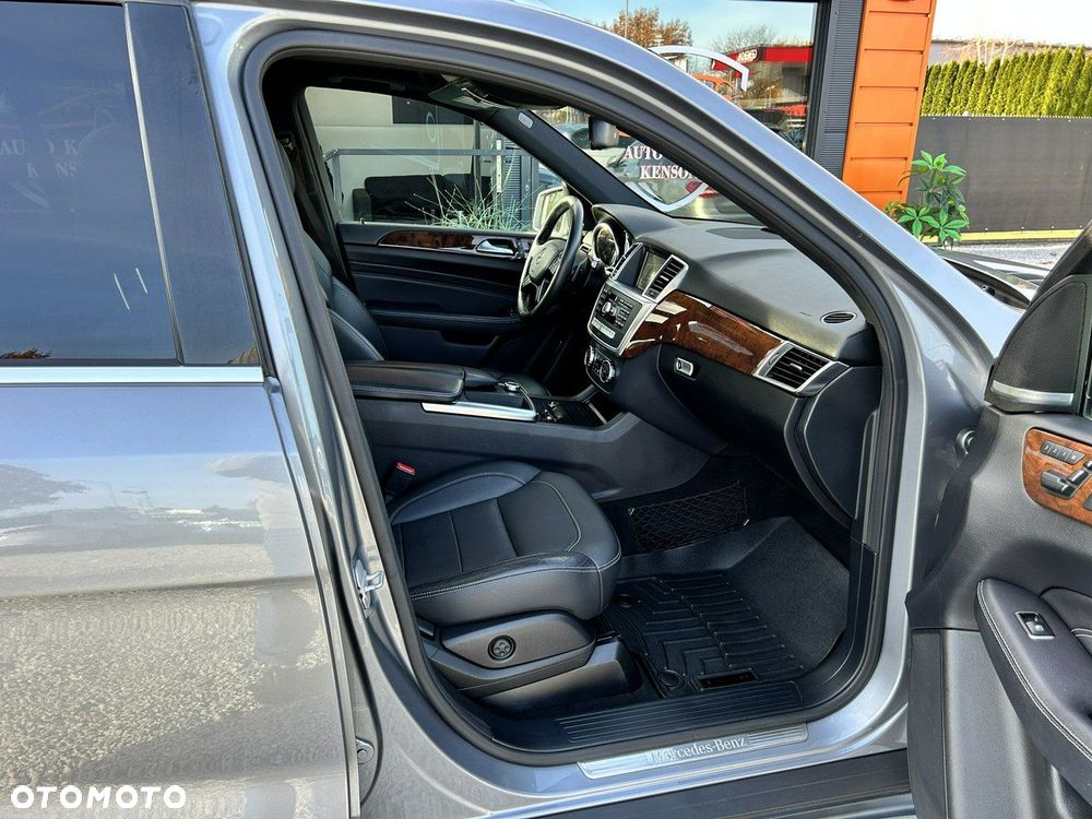 Mercedes-Benz ML - 28