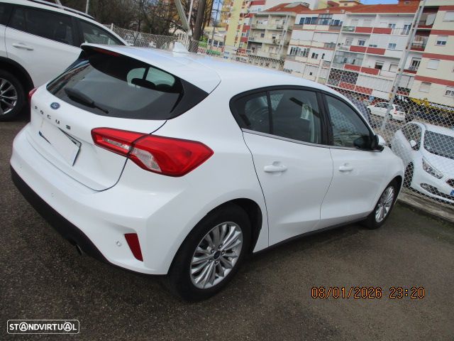 Ford Focus 1.5 TDCi ECOBlue Titanium - 3