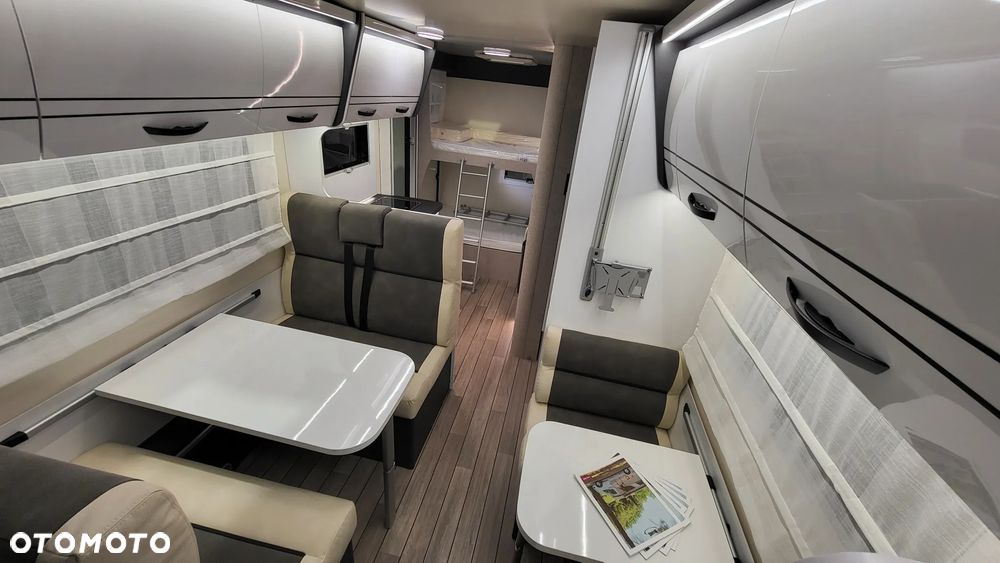 McLOUIS Glamys 322 - 7-osobowy - 22