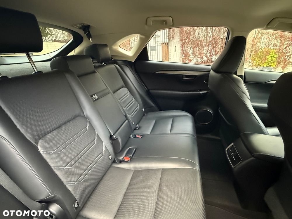 Lexus NX 300h Prestige AWD - 19