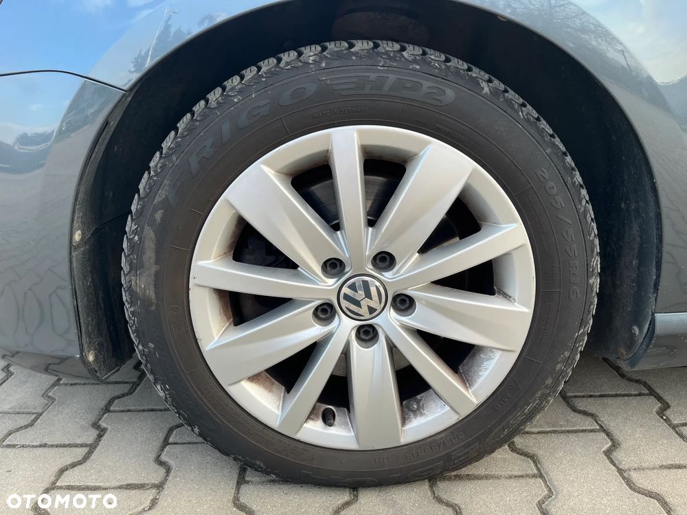 Volkswagen Passat 2.0 TDI Comfortline - 23