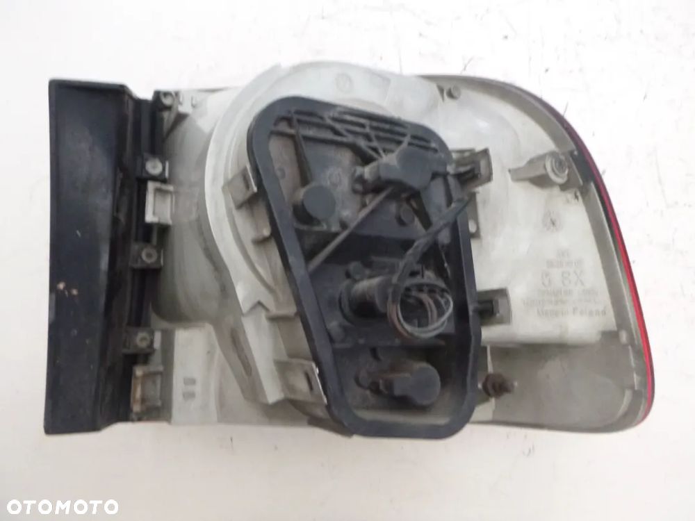 VW Touareg 7L lampa błotnika lewy tył - 2