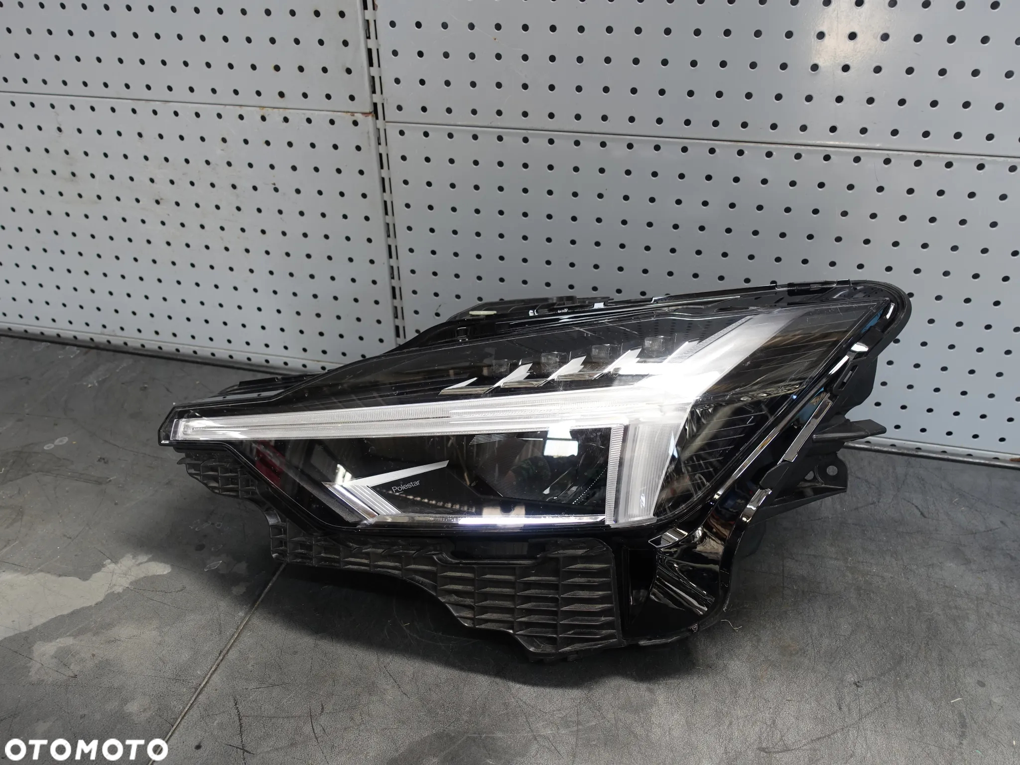 Lampa Lewa Przednia Polestar 2 II 32404655 FULL LED - 3