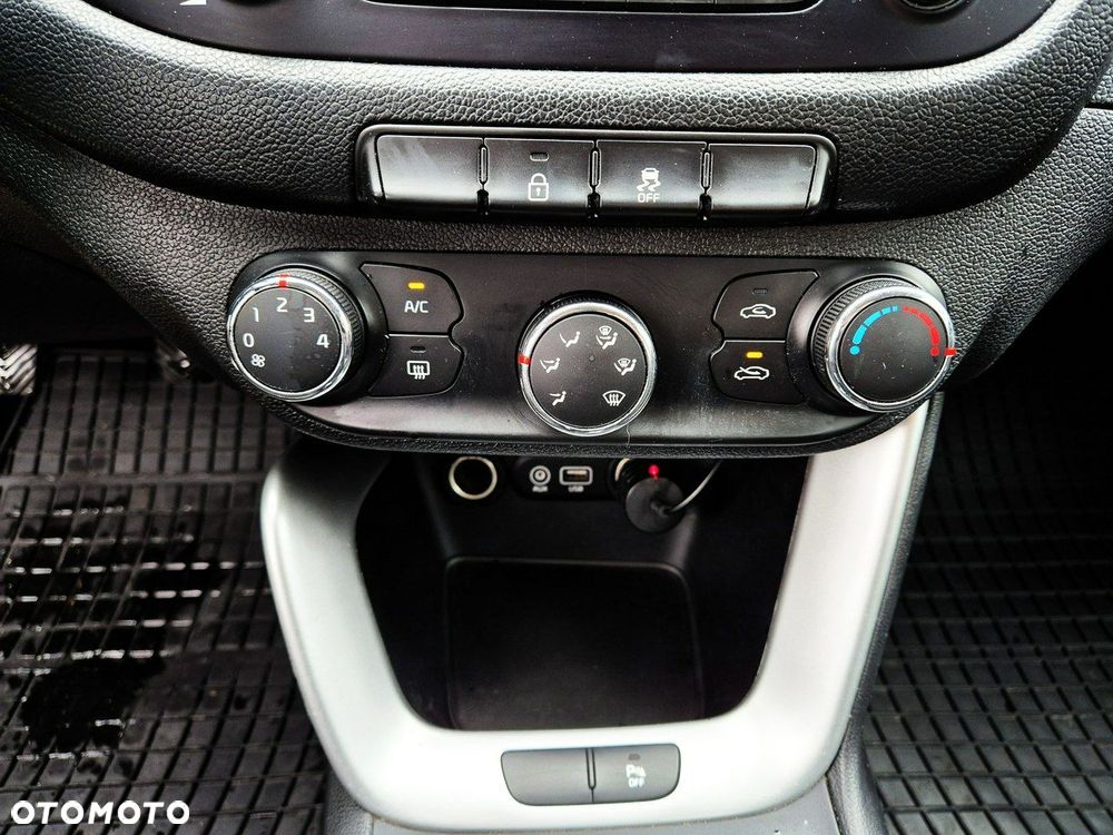 Kia Ceed - 16