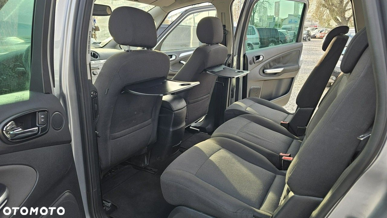 Ford S-Max - 24