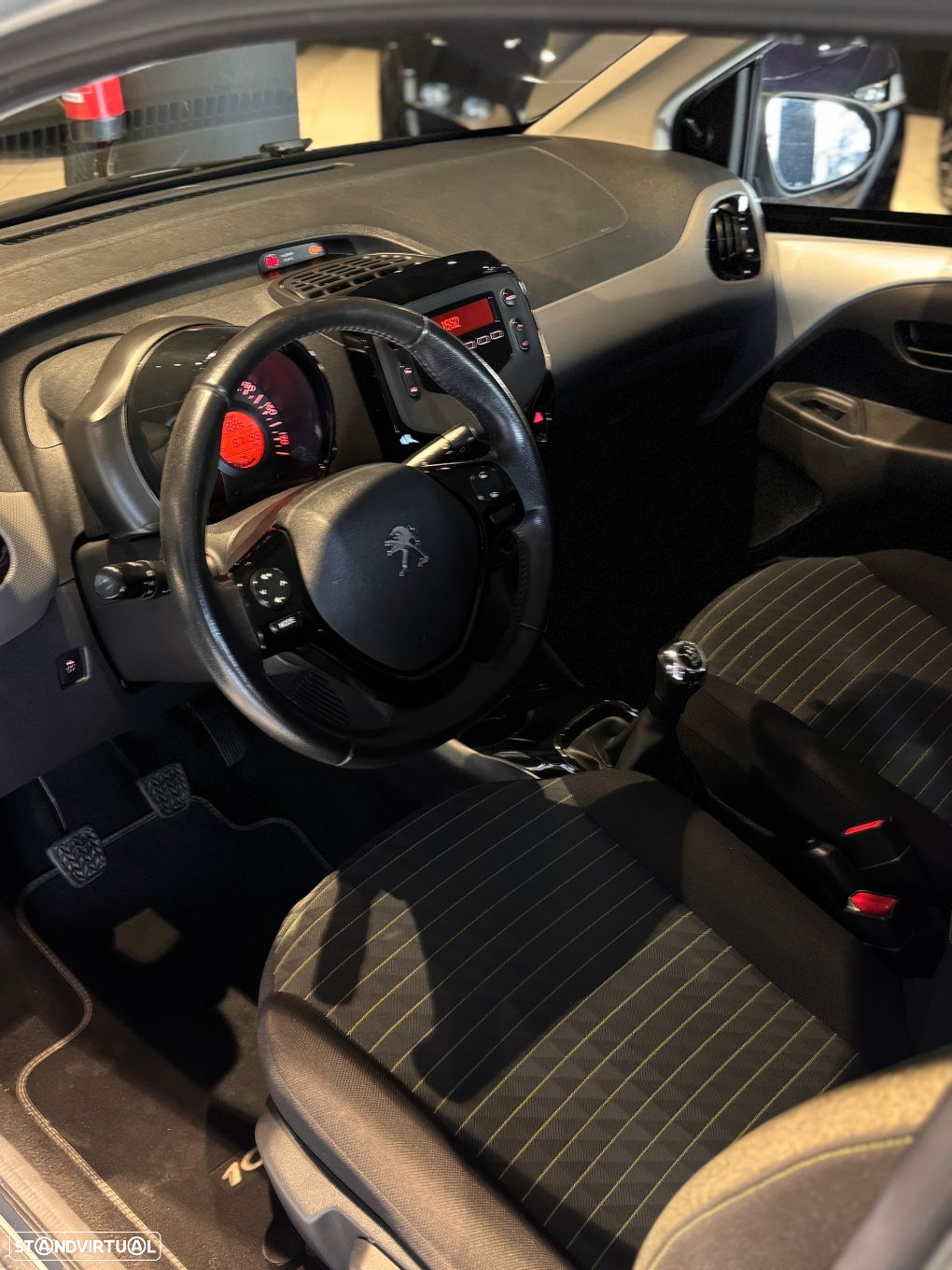 Peugeot 108 Top! 1.0 VTi Style - 24