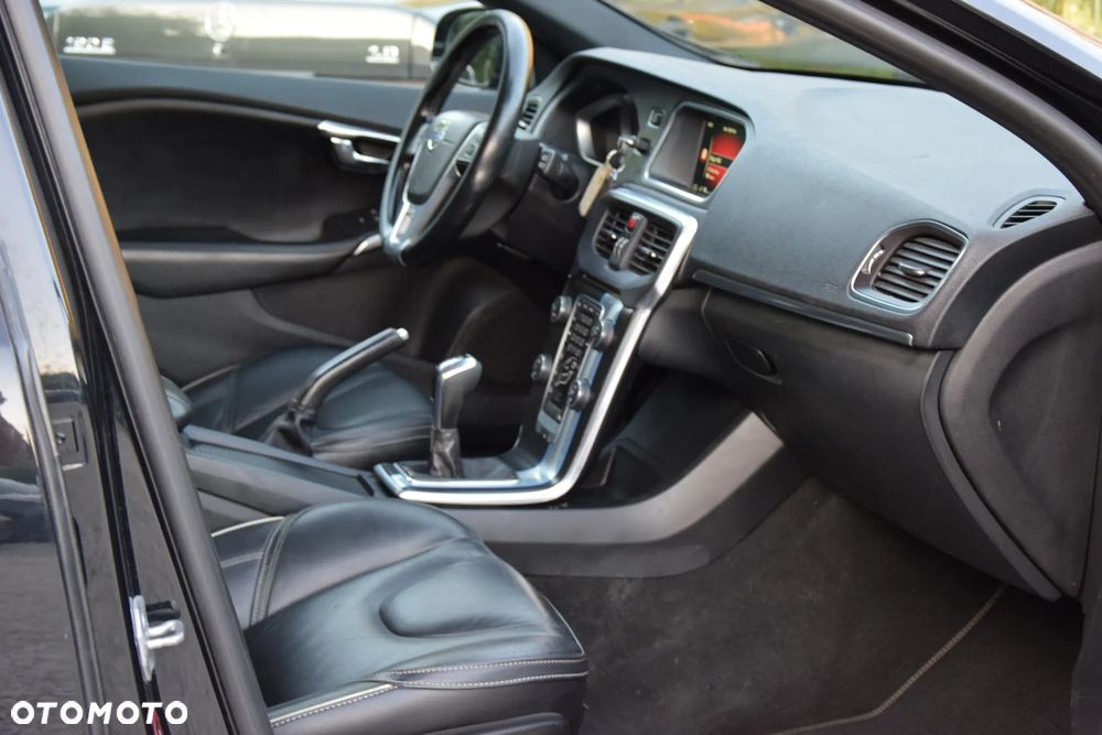 Volvo V40 D4 RDesign - 22
