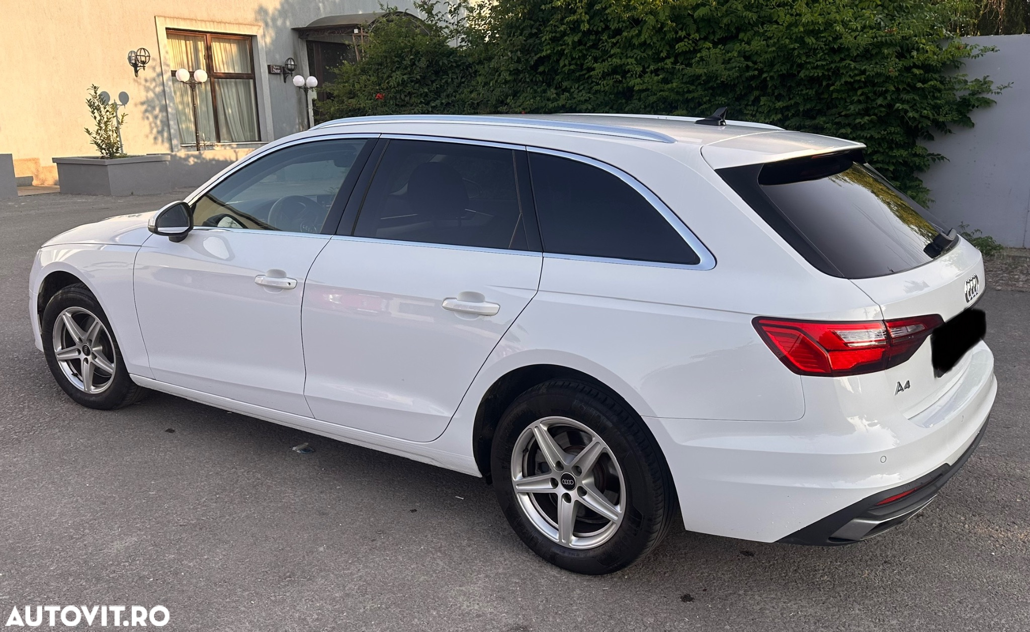 Audi A4 Avant 2.0 30 TDI S tronic MHEV Basic - 4