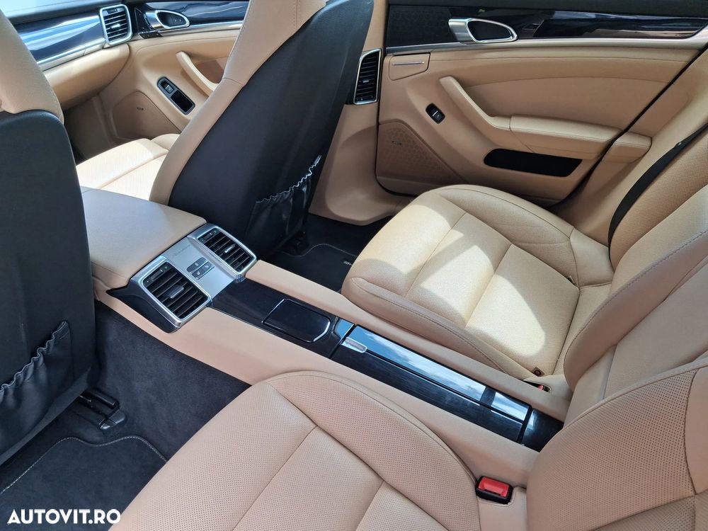 Porsche Panamera - 28