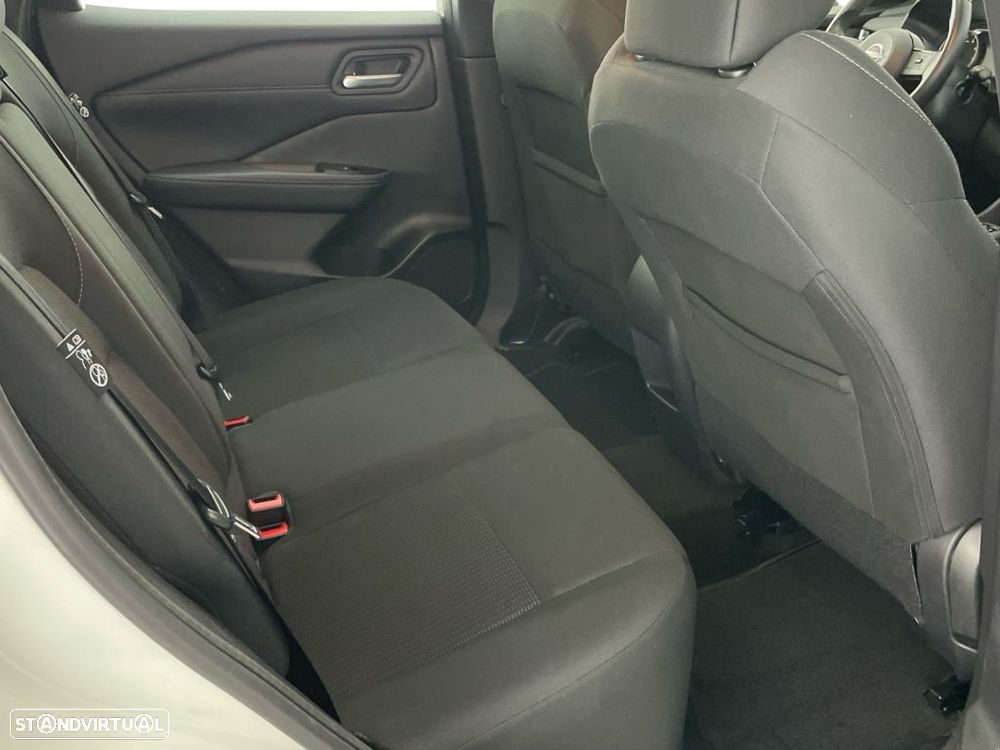 Nissan Qashqai 1.3 DIG-T Acenta Xtronic - 24